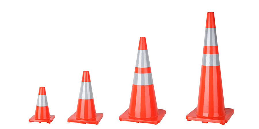 Cono de tráfico naranja sólido