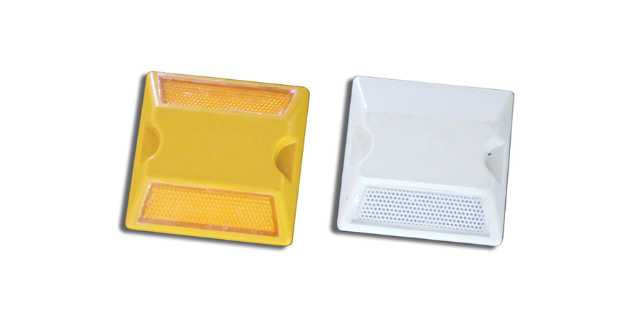EastSea plastic reflective road stud for pavement guidance